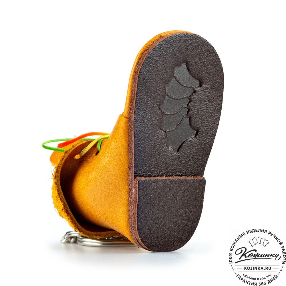 Кожаный брелок "Ботинок" (жёлтый)